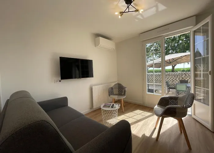 Myosotis Hébergement de vacances Lasclaveries