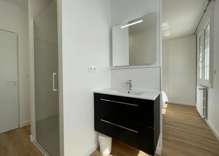 Myosotis Hébergement de vacances Lasclaveries