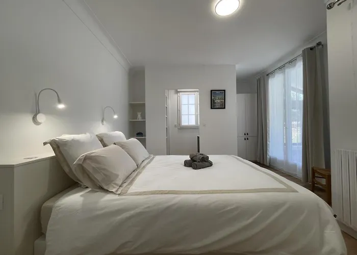 Hébergement de vacances Myosotis Lasclaveries