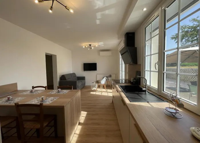 Myosotis Hébergement de vacances Lasclaveries